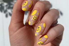 smiley-face-manicure