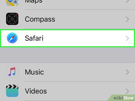 Step 2 画面を下にスクロールして、Safariをタップする　