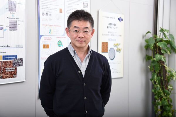 視力がなくても見える！網膜にビジョンを映すQDレ－ザ