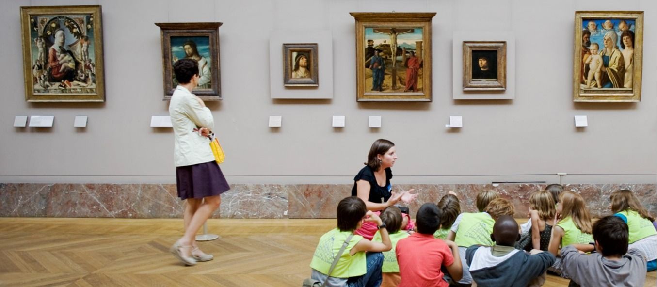 Atelier jeune public au musée du Louvre, à Paris. 