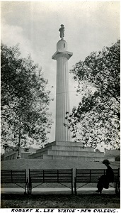 96-07-08-alb09-214, The Robert E. Lee Memorial in New Orleans, c. 1925.  Dedicated in 1884, the monument commemorated the memory of Confederate General Robert E. Lee, until its removal in 2017
