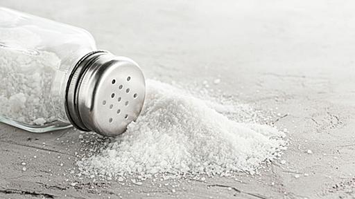 ｢塩が高血圧の原因｣は大間違い…どれだけ食べても体に害はないミネラル豊富な国産の天然海塩の"商品名" よく出回っていいる精製塩はダメだが、"塩"を摂らないほうが早死にする