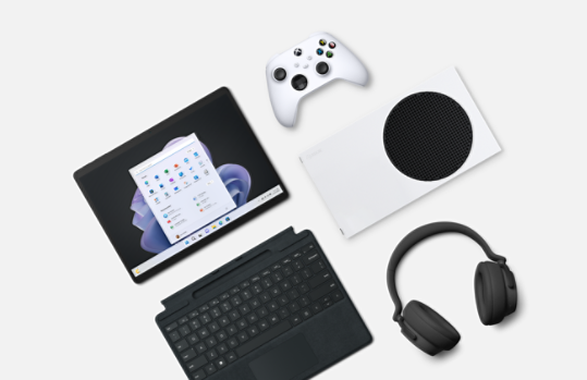 Portatile Surface con console Xbox e accessori