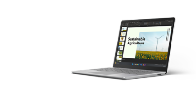Driekwartaanzicht van een Surface Laptop Go 3