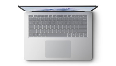 キーボードとタッチ パッドが見える状態で上から見た Surface Laptop Studio 2。