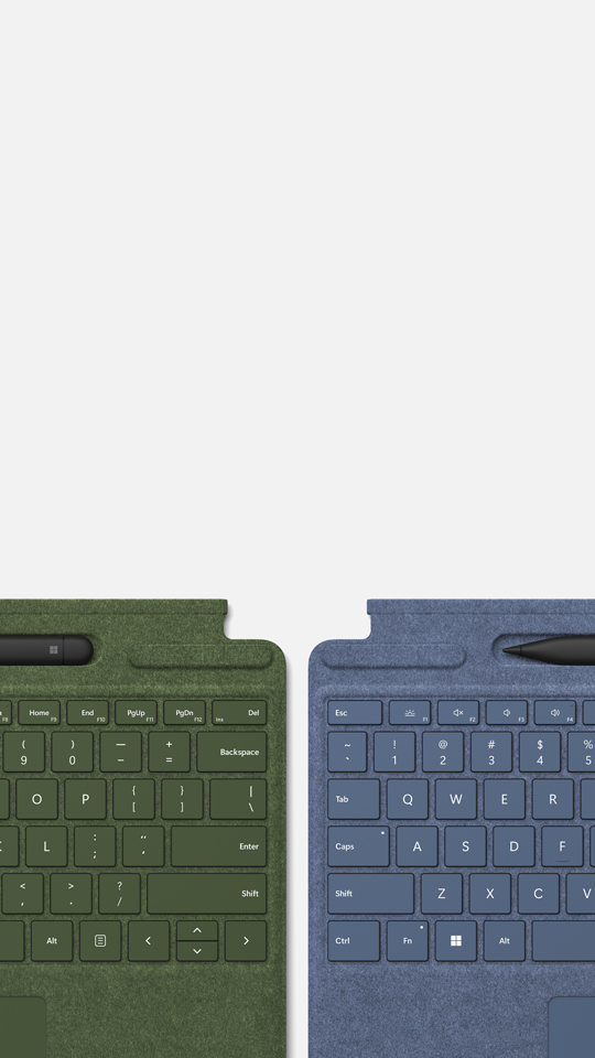 Boven- en onderkant van twee toetsenborden die minstens 12% duurzame materialen bevatten.