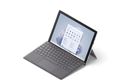Un dispositivo Surface Go 3 con una funda con teclado conectada y el soporte trasero abierto.
