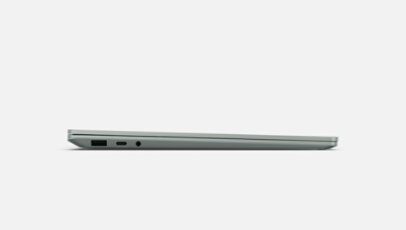 Surface Laptop 5 de couleur Platine présenté de derrière avec le couvercle légèrement fermé.