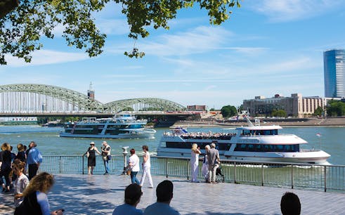 1-hour panorama city cruise in cologne with audio guide-1