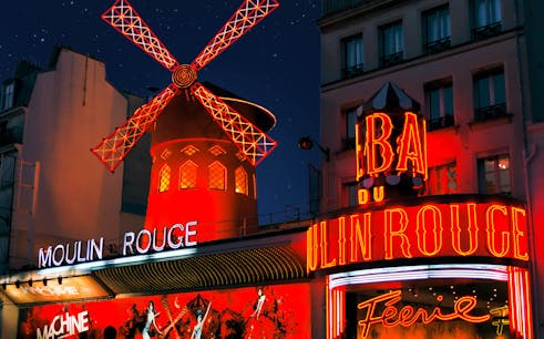 moulin rouge show with champagne-1