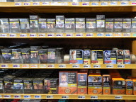 Tabac : augmenter (encore) le prix du paquet, une mesure efficace ?