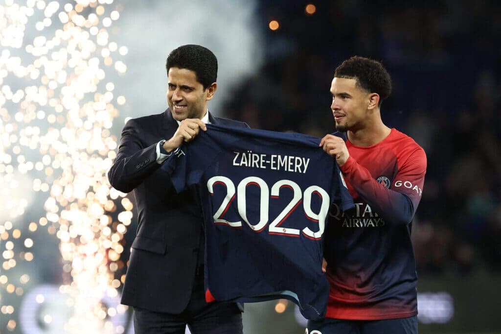 Warren Zaire-Emery signs new long-term Paris Saint-Germain contract