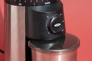 The dial timer on the OXO coffee grinder.