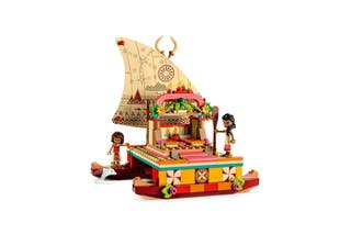 Moana’s Wayfinding Boat 43210 Lego set.