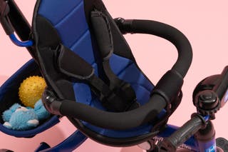 A close-up of the INFANS Kids Tricycle’s harness.