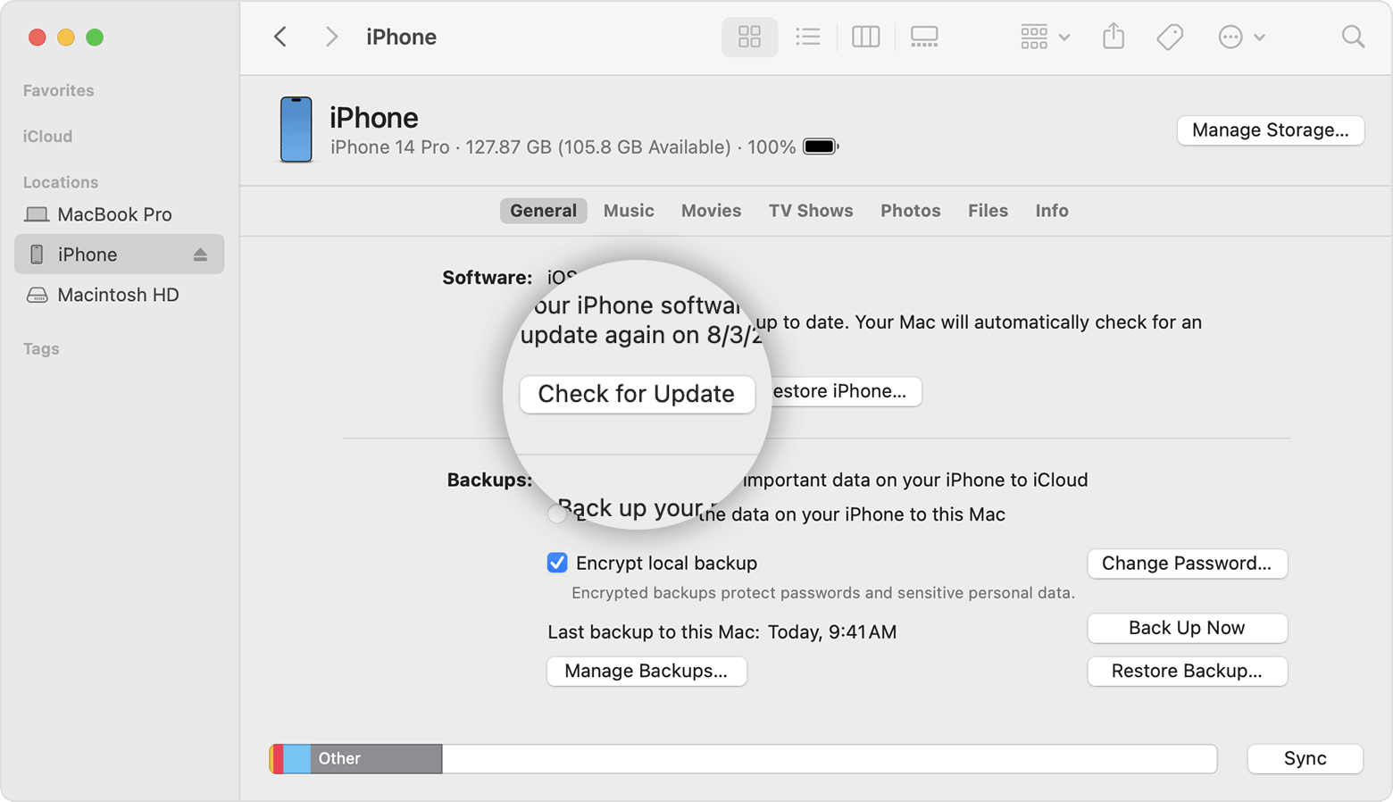 Macin näyttö, jossa näkyy, miten iOS-laitteen tallennustila tarkistetaan Finderilla