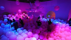 El Bubble Ocean, un laberinto de globos gigantes.