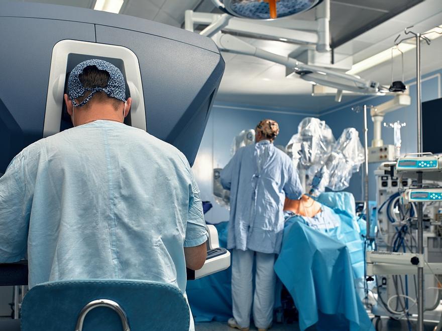 El Robot Da Vinci revoluciona la cirugía mínimamente invasiva en Quirónsalud Torrevieja