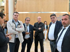 Montpellier - Jean-Luc Meissonnier au tribunal entouré de plusieurs maires de la métropole venus le soutenir - 22 mai 2024.