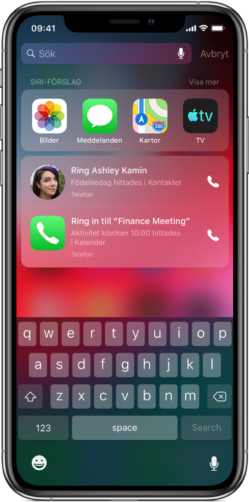 En sökskärm med en rad appar under etiketten ”Siri-förslag”. Under raden finns ytterligare Siri-förslag om att ringa en vän som fyller år och att ringa in till ett möte i kalendern.