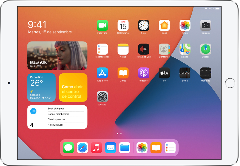 La pantalla de inicio del iPad. En la parte izquierda de la pantalla están los widgets Fotos, Tiempo, Consejos y Recordatorios.