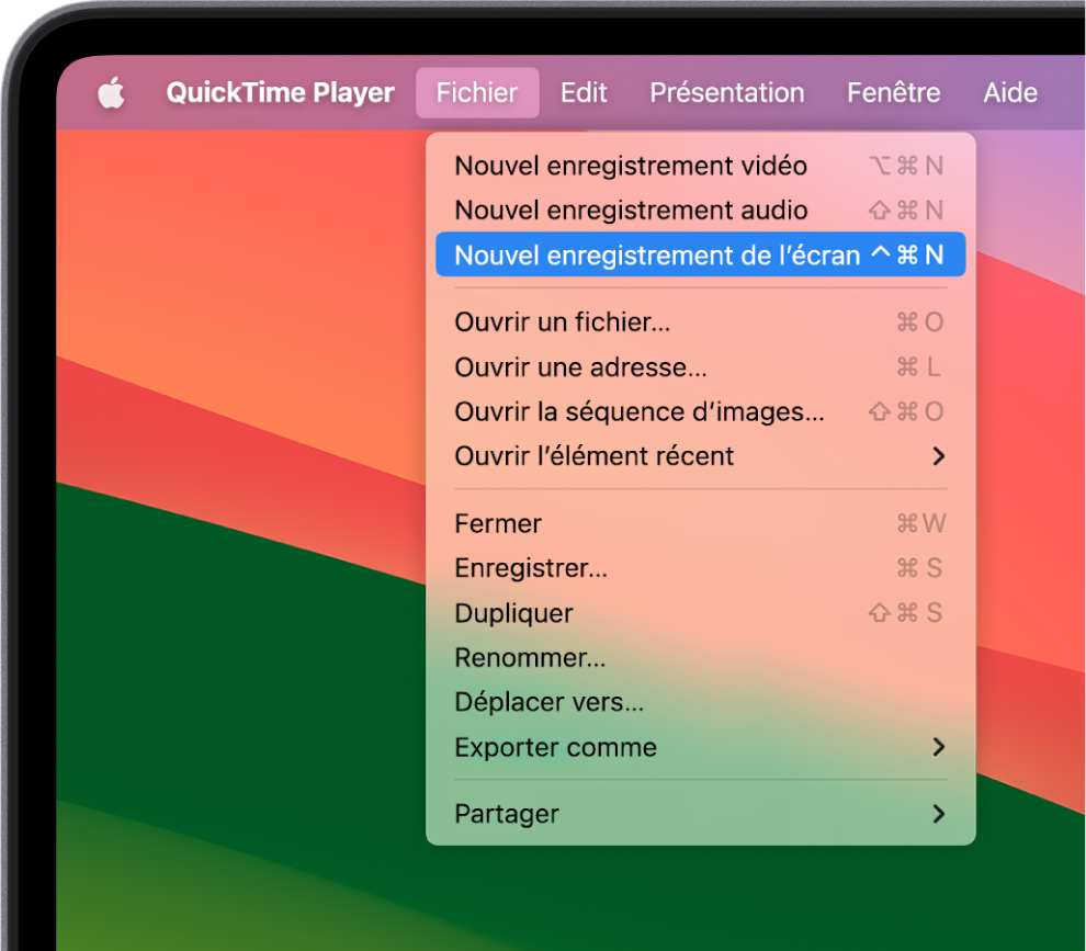 Le menu Fichier est ouvert dans l’app QuickTime Player et la commande Nouvel enregistrement de l’écran est sélectionnée pour commencer l’enregistrement de l’écran.
