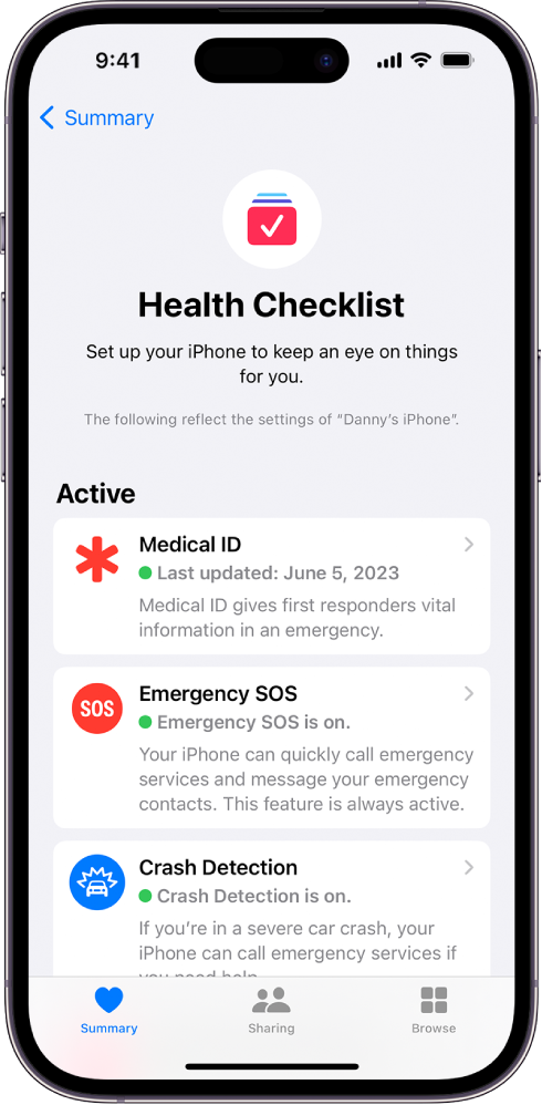 Kuvas Health Checklist on kirjas, et Medical ID, Emergency SOSi ja Crash Detectioni märguanded on aktiveeritud.