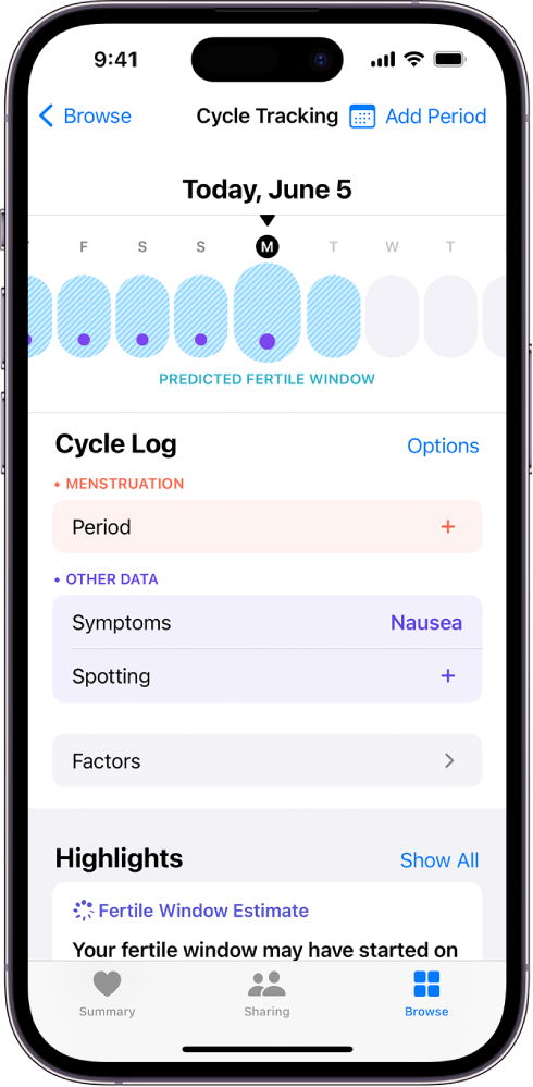 Zaslon Cycle Tracking s časovnico bliza vrha, ki prikazuje ocenjeno obdobje plodnosti. Pod časovnico so možnosti za dodajanje informacij o menstruacijah, simptomih itd.