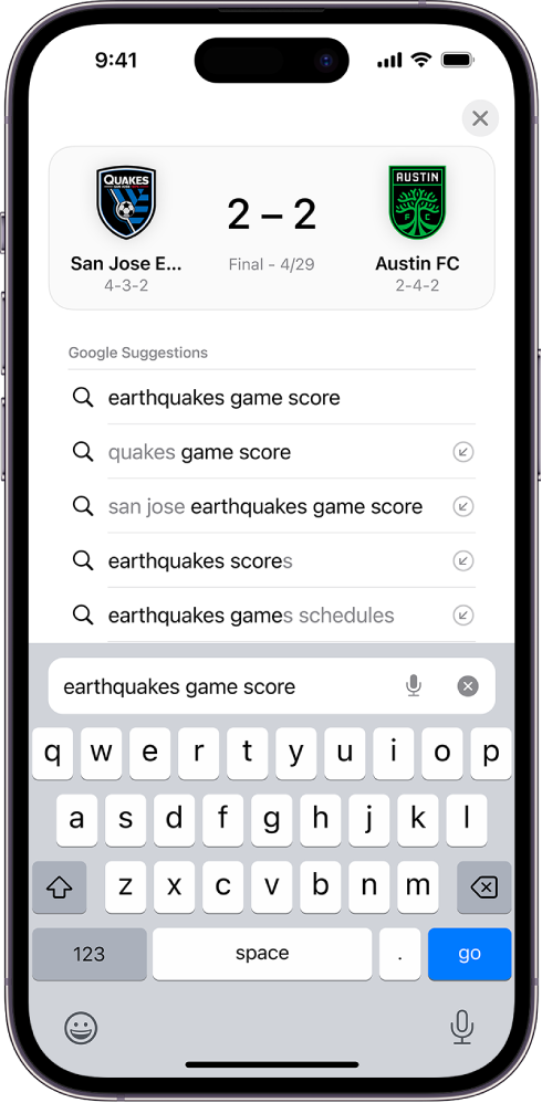 Zaslon za iskanje Safari s tipkovnico na zaslonu na dnu zaslona. Nad tipkovnico polje za iskanje vsebuje besedilo »earthquakes game score«.