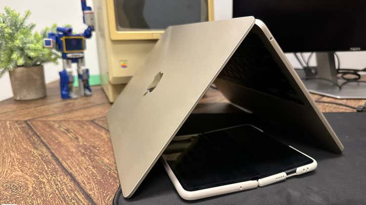 Image for Selon la rumeur, Apple aurait un MacBook pliable sans plis en préparation