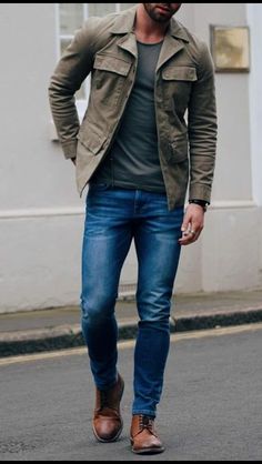 hMen's casual jackets. Jackets really are a very important component to each and every man's set of clothes. Men have to have jackets for assorted occasions as well as some varying weather conditions ttp://revivalclothing.co.uk/five-jackets-men-add-closet/ Outfits Casual, Military Jacket Outfit Men, Casual Military Outfit Men, Mens Fall Outfits, Fall Fashion 2016, Hipster Man, Hipster Mens Fashion, Best Mens Fashion, Стильные Мужчины