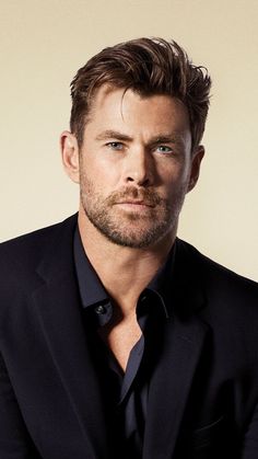 Pin by chris shantz on Chris | Chris hemsworth shirtless, Chris hemsworth hair, Chris hemsworth thor