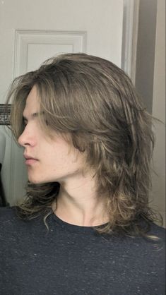 How To Make Long Hair Masculine, Grunge Long Hair Men, Men’s Grunge Hair, Long Hair Androgynous, Androgynous Men Long Hair, Cabelo Grande Masculino, Cortes De Pelo Largo Para Hombres, Guy Haircuts Long, Estilos De Corte De Pelo Largo