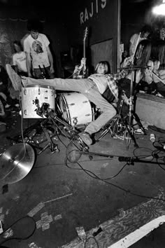Photographer Charles Peterson Captured the Birth of Grunge Music in Seattle in 2025 | Grunge music, Kurt cobain, Nirvana