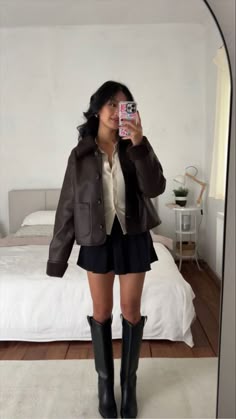 Leather With Fur Jacket Outfit, How To Style Fur-lined Jackets, Winter Outfits Black Skirt, Leather Jacket With Fur Outfit, Autumn Outfits Skirt Boots, Skirt Boots Outfit Winter, Fall Outfit Black Skirt, Brown Jacket With Fur Outfit, Fall Outfits Black Skirt