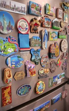 13 Best Souvenir Ideas From Around the World | Souvenir, Travel souvenirs, Carved wooden animals