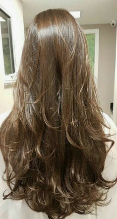 Healthy Layered Hair, Shiny Layered Hair, Long Layers On Girls, Haïr Cuts For Wavy Hair Girl Long, Layers For Girls, Long Capas, Long Hair Hairstyles Women, Hair Long Healthy, Hairstyles Long Hair Layers