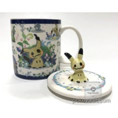 Pokemon Center 2018 It's Mimikyu Campaign Mimikyu Pikachu Ceramic Mug With Cover in 2025 | Pokemon gifts, Pokemon, Pokemon decor
