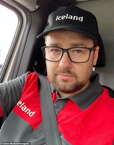 Jason Manford starts his first day as a delivery driver for Iceland | Jason manford, Fedex delivery driver, Guy pictures