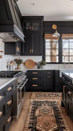 Pin by Lauren Hussel on Kitchen | Home decor kitchen, Black kitchen cabinets, Kitchen inspiration design