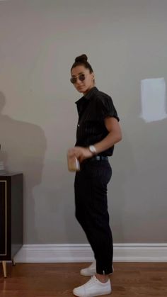 #queerlook  #fitcheck #girlswholikegirls  #androgynousstyle #falloutfits2024 #outfitstyle  #queercreators #nonbinary #lgbtcommunity Lesbian Dinner Outfits, Tomboy Interview Outfit, Trendy Lesbian Outfits, Lesbian Masculine Fashion, Masculine Work Outfit For Women, Club Outfits For Masc Women, Women Tomboy Outfits, Casual Masc Lesbian Outfits, Business Casual Tomboy