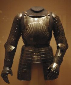 the armor is displayed on display in a museum