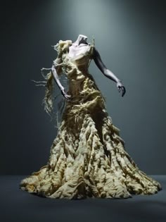Alexander McQueen in All His Dark Glory (Published 2011) | Alexander mcqueen wedding dresses, Mcqueen fashion, Alexander mcqueen savage beauty