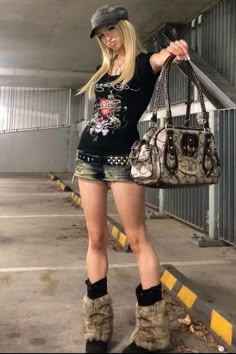 Pin von dani auf Trashy y2k aesthetic | Outfit inspirationen, Outfit ideen, Outfit