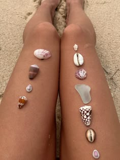 Amelia Edmondson on Instagram: "Breakfast on the beach laughing with my girlfriends every day please 🌺🌺🌺" in 2025 | Summer instagram pictures, Beach vacation pictures, Beach pictures