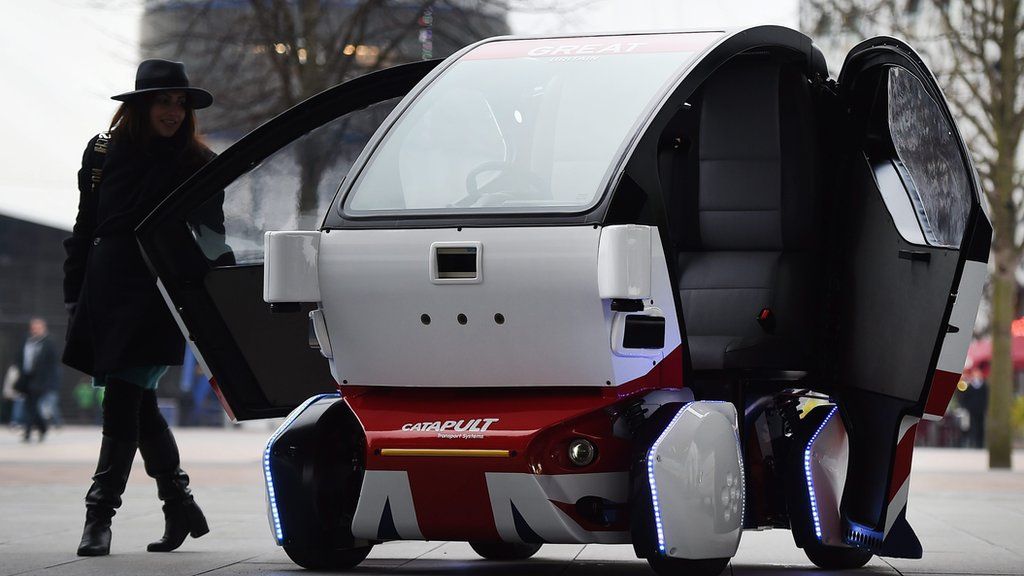 A driverless "Lutz Pathfinder" pod vehicle in London, Britain, 11 February 2015.