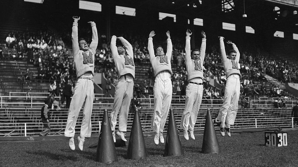 male-cheerleaders-1937.