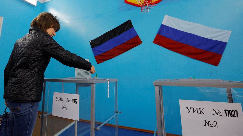 woman-voting-in-ukraine.