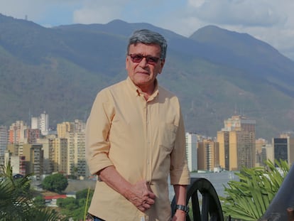 Pablo Beltrán, miembro del Comando Central del ELN, en Caracas (Venezuela), el 21 abril.