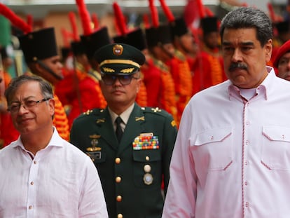 Nicolás Maduro recibe a Gustavo Petro en el Palacio de Miraflores, en Caracas (Venezuela), en noviembre de 2022.